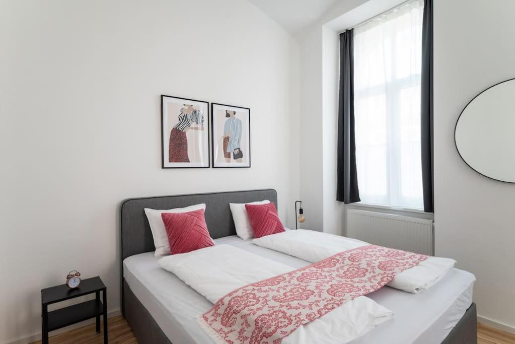 Spacious 2Br Near Attractions By Hm Vienna Exterior photo
