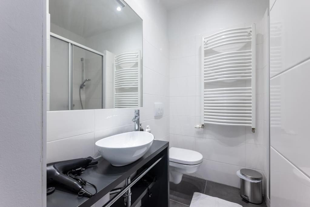 Spacious 2Br Near Attractions By Hm Vienna Exterior photo