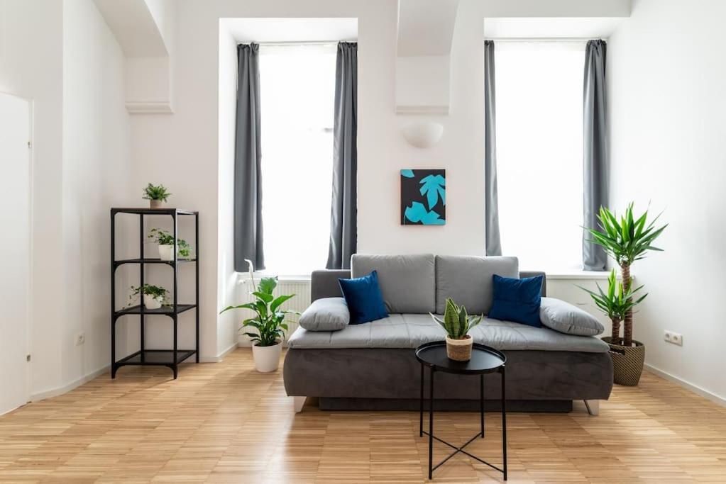 Spacious 2Br Near Attractions By Hm Vienna Exterior photo